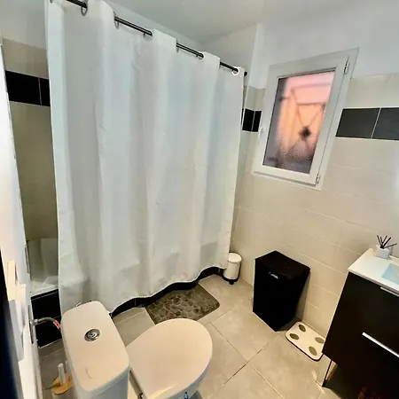 Maison Lumineuse A Avec Jardin Et Terrasse *